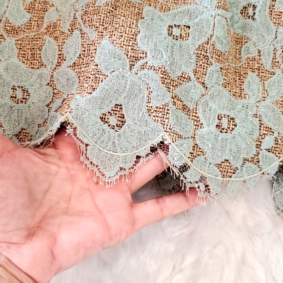 Tan and pale blue floral design back slit sz.4 - Picture 3 of 9